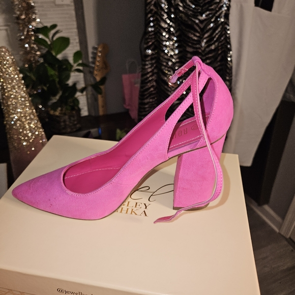 Heels 👞 Color: Fuchsia Size: 10 Style:Unique stacked & full heel slingback - Picture 3 of 3